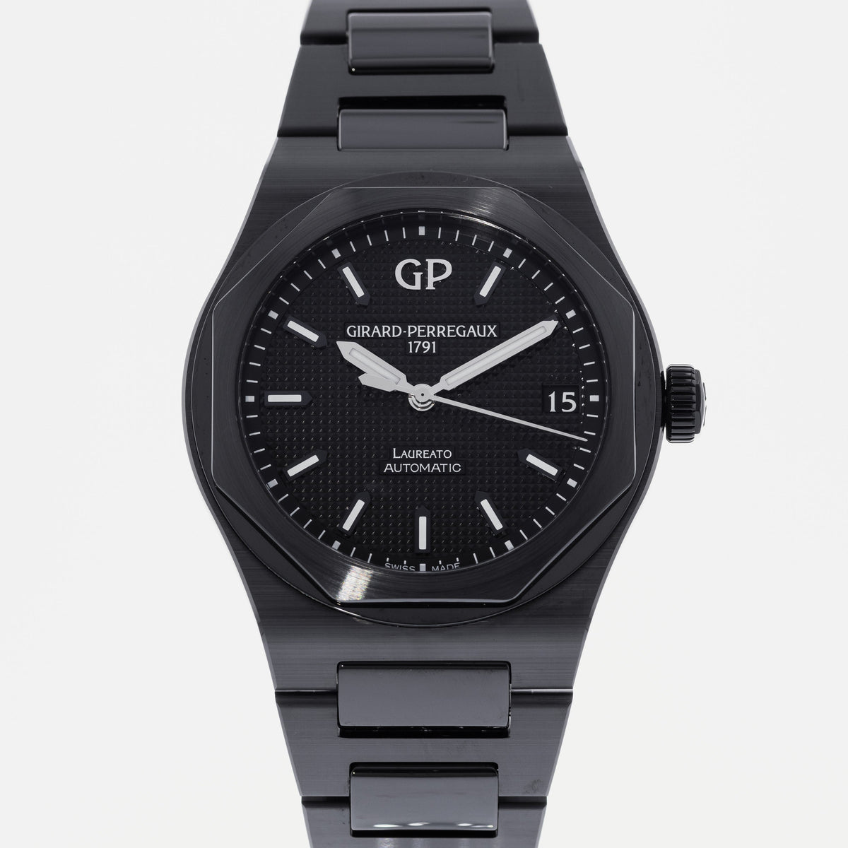 Girard-Perregaux Laureato 42MM Ceramic 81010-32-631-32A