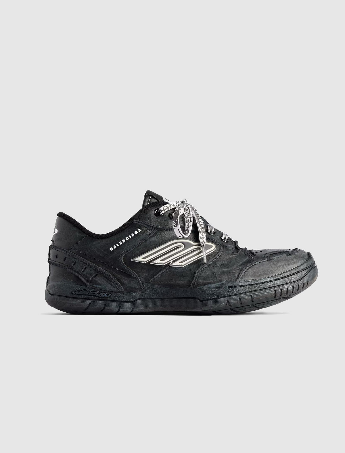 HAMPTONS WORN-OUT SNEAKER