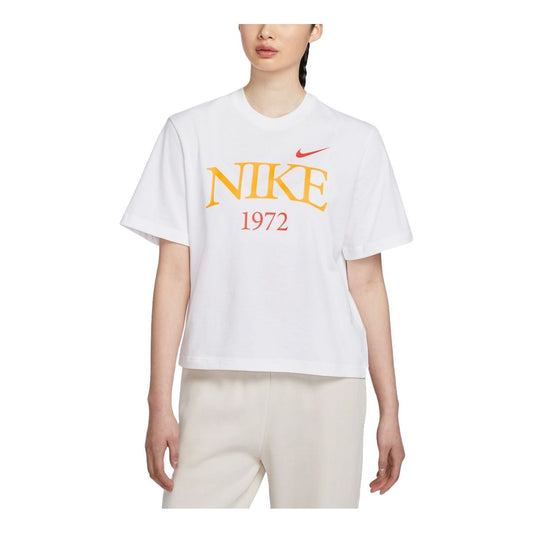 (WMNS) Nike Sportwear Classic Boxy Graphic T-shirt Asia Sizing 'White' FQ6601-101