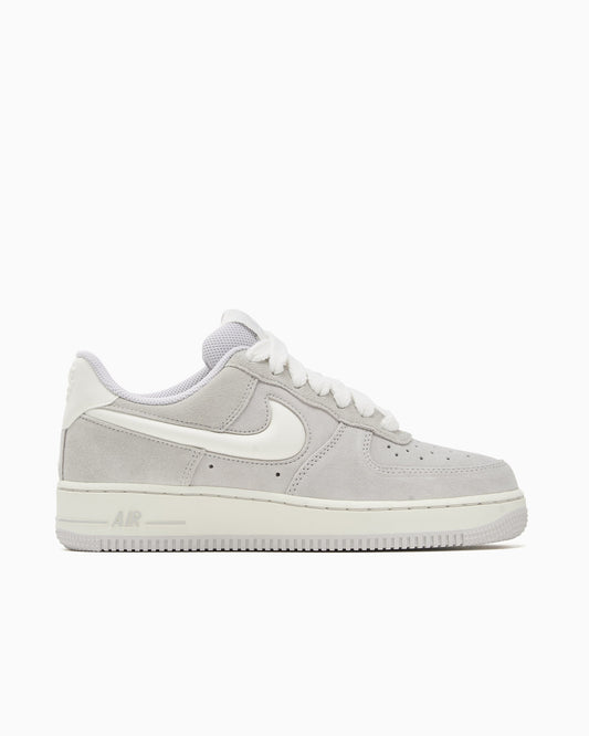 Nike Air Force 1 '07 LV8